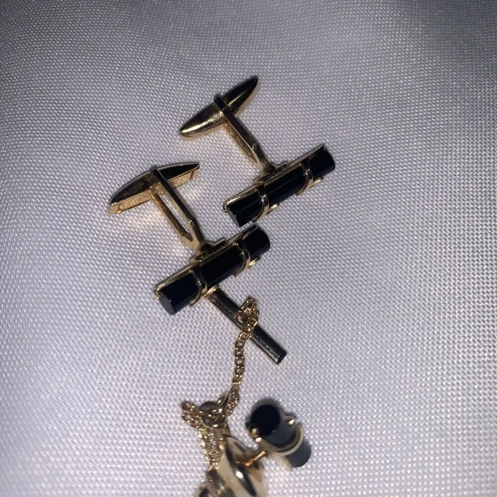 Men’s Set Of Black Bars Thin Design Quality Vintage EMMONS Cuff Links And Pin.